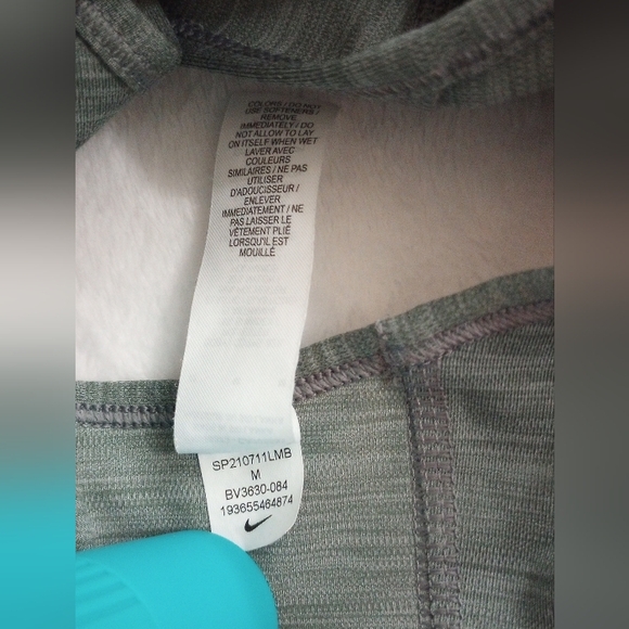 Nike Women's Racerback Sports Bra - Gray Size Medium - Picture 3 of 3